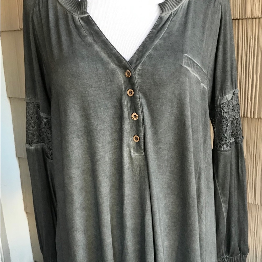 NWT POL long sleeved dark grey super soft blouse - Picture 2 of 3